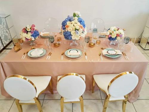Blue- -Pink-Mock-Table1