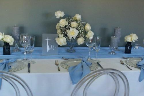 Blue- -White-Styled-Shoot
